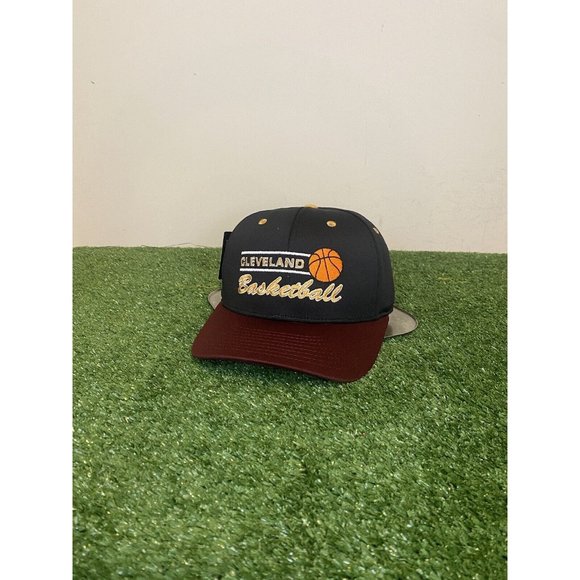 Retro Vintage Inspired Cleveland Cavs Basketball Split Bar Snapback hat gold - Picture 2 of 10